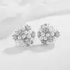 Pendientes pequeños y exquisitos de perlas de circonita para mujer, populares en otoño e invierno, de alta calidad, estilo retro, con hortensias, 2023