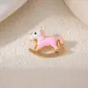 Éxito Instantáneo Caballo Mecedor Broche Lindo y Adorable Diseño de Caballito Insignia Versátil Moda Pin Accesorio