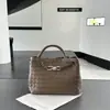 Bolsa Tote Tecida Exclusiva de Couro Bovino Transfronteiriça Grande Capacidade Bolsa para o Dia a Dia Bolsa de Mão Ombro Transversal de Couro Genuíno de Alta Qualidade para Mulheres