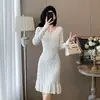 Vestido de tricô elegante estilo coreano para mulheres, outono e inverno, caimento justo, que abraça o quadril, camada base, suéter, saia sereia