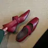 Sapatos Mary Jane super macios de pele de ovelha com aumento de altura para mulheres, novo modelo 2026, sapatos rasos de bico quadrado com tiras elásticas cruzadas, sapatilhas