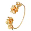 Nova Pulseira de Pétalas de Metal Estilo Frio Moda Francesa Exagerada Tridimensional Flor de Metal Cravejada com Diamantes Pulseira Aberta para Mulheres