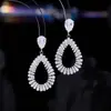 Pendientes de Zirconia Super Brillantes Estilo Europeo y Americano con Personalidad Audaz, Diseño Largo de Gota de Agua que Realza la Apariencia del Rostro, Pendientes Elegantes y Lujosos, de Moda y Versátiles