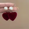 2024 Nuevos Pendientes Elegantes de Terciopelo Rojo Vintage Amor Pendientes de Celebridad de Internet para Mujer Pendientes de Diseño Nicho Pendientes Pendientes