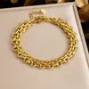 Pulseira de Aço Inoxidável Banhada a Ouro Moda Europeia e Americana, Resistente Estilo Hip-Hop Punk Fivela Trançada Pulseira Larga com um Toque de Luxo Leve e de Alta Qualidade