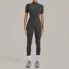 Mono de yoga cepillado Autumn Sha de manga corta con media cremallera para mujer, adecuado para usar al aire libre, mono ajustado para deportes de fitness 2680