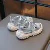 Zapatos Deportivos de Marco para Niños Zapatos Huecos Transpirables Verano 2025 Zapatos Antideslizantes de Suela Suave para Niñas Medianas y Grandes de Punta Cerrada