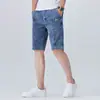 Shorts de Mezclilla Elásticos de Longitud Media con Retazos para Hombre, Estilo Nuevo de Verano 2026, Corte Holgado, Versátiles, Modernos, Casuales, de Cinco Puntos