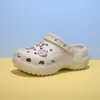 Calçados Nuvem Clogs para Mulheres, Novo Modelo de Verão, Antiderrapantes, Chinelos com Solado Macio, Sandálias de Praia com Solado Grosso, Sandálias Femininas que Aumentam a Altura