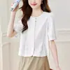 Verão 2026 Novo Estilo Estilo Levemente Maduro Camisa Branca Camisa de Gola Redonda Feminina Manga Curta Bordada Estilo Nacional Camisa de Botão