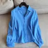 Camisa nueva de lino color liso 2026, camisa pequeña, solapa, cuello en V, manga larga, prenda exterior, cárdigan entallado a la cintura, venta al por mayor H06FT611059