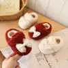 Zapatos de Algodón con Lazo y Pelo Estilo Coreano para Niñas Bebés y Niños Pequeños 2026 Otoño Invierno Nuevos Mocasines de Felpa Cálidos para Niños