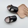 Suministro directo de fábrica otoño nuevo versión coreana de zapatos para bebé niño y niña interior anti-patada suela suave cómodos para gatear zapatos de velcro