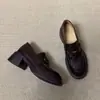 Mocasines de cuero con suela gruesa para mujer para ir al trabajo, zapatos slip-on vintage de tacón grueso, zapatos de cuero versátiles estilo británico con hebilla dorada
