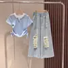 Conjunto de Verão para Meninas Tendência 2025 Crianças Maiores Estiloso Falso Duas Peças Camiseta Estilo Coreano Jeans Rasgado Conjunto de Duas Peças