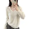 Suéter com decote V e lantejoulas para mulheres, novo estilo outono e inverno 2026, com gravata borboleta, cores contrastantes, caimento solto, malha afina e rejuvenesce
