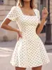 Vestido corto de verano para mujer, a lunares, cuello cuadrado, manga corta, estilo europeo y americano, de alta gama, entallado, realza la cintura, deslumbrante