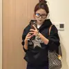 Sudadera con Capucha Estampado de Leopardo y Estrellas para Mujer 2025 Otoño e Invierno Nuevo Estilo Forro Polar y Espesada Sudadera de Nicho