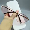 Gafas de Sol Retro Metálicas Ojo de Gato para Mujer, Estilo Influencer, Moda Urbana, Gafas de Alta Gama, Gafas de Sol a la Moda Estilo Europeo y Americano