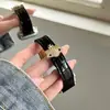 Correa de Reloj con Hebilla Magnética Saturno Patrón de Cocodrilo Adecuada para Apple Watch iWatch Generación 11 10/987Ultra/Se