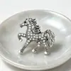 Broche de Moda Más Vendido Transmitido en Vivo, Hebilla de Bufanda de Seda de Alta Gama Estilo Coreano, Broche de Pedrería a la Moda, Pin para Abrigo, Accesorio de Ropa de Perla