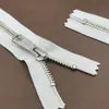 Zíperes Ykk em Estoque, Não. Zíper Fechado de Metal Níquel Cobre Branco, Três Cabeças de Zíper para Escolher, 15-30cm, em Estoque