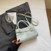 Bolso pequeño súper popular transfronterizo para mujer, primavera y verano 2025, nuevo bolso cruzado de moda, bolso cuadrado pequeño portátil de estilo occidental de alta gama