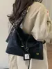 Bolsa Tote de Grande Capacidade Outono e Inverno para Mulheres 2025 Novo Estilo Popular Este Ano Retro Nicho Bolsa de Ombro Transversal para o Dia a Dia