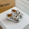 Zapatos de piel para niña con suela blanda y lazos, nuevos zapatos estilo princesa coreanos para primavera-verano, zapatos de actuación para niños, elegantes y a la moda