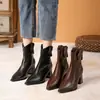 Botines de cuero encerado al aceite en color marrón y negro para mujer, colección otoño 2026, punta fina, estilizan, modernos, forrados para el invierno para abrigar, botas versátiles