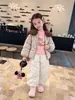 Chaqueta de algodón acolchada floral para niña 26 Estilo Otoño/Invierno elegante cuello de pétalo para niños abrigo de algodón ropa de algodón cálida para bebé moderna