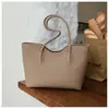 Bolso Tote de Gran Capacidad Estilo Casual Transfronterizo para Mujer 2026 Nuevo Retro Nicho Versátil para Viajes al Trabajo Bajo el Brazo Hombro de Moda