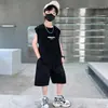 Conjunto de Roupa de Verão para Meninos, Novo Estilo de Verão, Sem Mangas com Estampa de Letras, Moda de Rua, Conjunto de Duas Peças Infantil Solto e Confortável