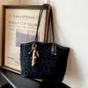 Bolsa de Mão/Ombro Retro Fosca de Design Exclusivo para Mulheres 2026 Outono Nova Moda Versátil Bolsa Tote de Ombro Único