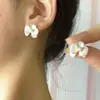 Brincos Estéreo de Flor Pérola Doce e Delicados, Brincos de Nicho Modernos e Elegantes, Femininos, Simples e Versáteis para Mulheres