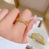 Anillo abierto ajustable de moda para mujer, microincrustado, de lujo ligero, anillo para el dedo índice, estilo de celebridad de internet, joyería minimalista al por mayor