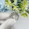 Anillo tejido de plata tailandesa chapada abierta con flor negra, diseño retro exagerado, hueco, hecho a mano, cruz de plata, anillo de flor del ejército