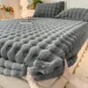 Falda de Cama de Terciopelo de Leche Cubierta Invierno Engrosada Totalmente Envuelto Cubierta de Cama Protector de Colchón para el Hogar Sábana Individual Cubierta de Cama de una Pieza