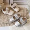 Novos Sapatos de Couro com Renda para Meninas da Primavera de 2026, Mocassins Doces para Crianças Pequenas, Sapatos Individuais com Solado Macio