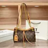 Bolso Retro Nuevo para Mujer 2026 con un Toque de Alta Gama, Bolso de Cadena Versátil, Bolso de Hombro para el Trabajo, Bolso Cruzado Sencillo