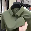 Camiseta Masculina de Manga Curta Levemente Luxuosa, Novo Estilo de Verão, Polo Versátil de Seda Gelada com Gola para Pais de Meia-Idade