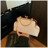 Design Nicho Bolsa de Mão Popular para Jantar Nova Moda Elegante Boca com Clipe Corrente Ombro Único Axila Pequena Bolsa Quadrada para Mulheres