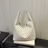 Bolso de Hombro tipo Tote con Lunares de Textura Simple Estilo Coreano para Mujer 2026 Nuevo Bolso de Mano Casual Personalizado de Nicho