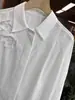 Diseñada con Elementos Florales Tridimensionales, Camisa Blanca para Mujer, Nuevo Estilo Primavera Temprana 2026, Cuello de Solapa, Mangas Largas, Elegante y a la Moda, Camisa para el Trabajo