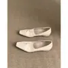 Sapatos de Couro Retro para o Dia a Dia com Aumento de Altura em Pele de Ovelha Genuína para Mulheres 2026 Novos Mocassins Versáteis de Bico Quadrado