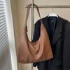 Bolso retro transfronterizo para mujer, gran capacidad, nuevo bolso de compras informal de hombro, diseño de nicho, bolso de mano para uso diario, 2024