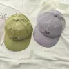Gorra de Béisbol Plana de Ala Plana con Bordado de Letras a Cuadros de Secado Rápido 2026 Nueva para Mujer, Gorra Fina de Sombrilla para Primavera y Verano para Hombre