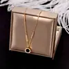Pendientes de Estilo Lujo Ligero Europeo y Americano con Números Romanos para Mujer, Pendientes de Acero de Titanio con Números Romanos, Sensación de Lujo Ligero y Gama Alta, Acero de Titanio Que No Se Desvanece