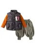 Chaleco de plumas, atuendo de invierno para niños, relleno 90% plumas, chaleco con temática de dinosaurios, camiseta interior, pantalones de algodón, ropa de invierno elegante para niños pequeños