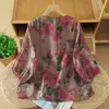 Foto Real de uma Camisa Chinesa de Algodão e Linho com Estampa Floral, Botões Frontais e Mangas Lanternas Elegantes, Blusa Pulôver Fina Estampada